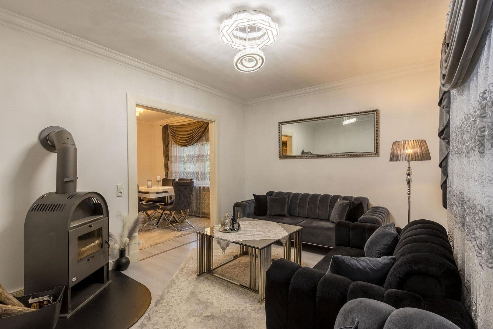 Prodej domu 185 m², pozemek 603 m², Forstweg 3, Norderstedt, Šlesvicko-Holštýnsko Prodej domu 185 m², pozemek 603 m², Forstweg 3, Norderstedt, Šlesvicko-Holštýnsko