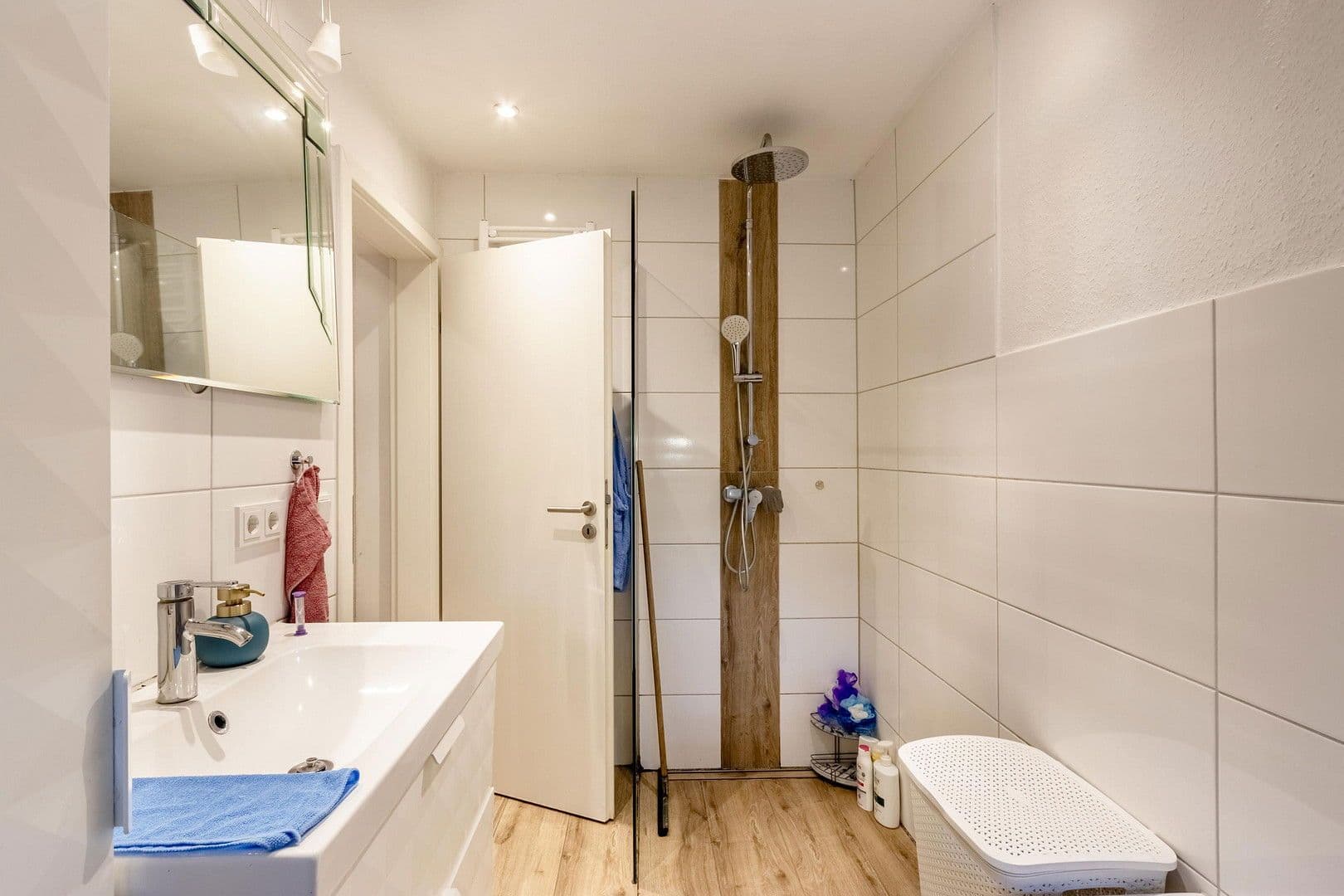 Prodej domu 185 m², pozemek 603 m², Forstweg 3, Norderstedt, Šlesvicko-Holštýnsko Prodej domu 185 m², pozemek 603 m², Forstweg 3, Norderstedt, Šlesvicko-Holštýnsko