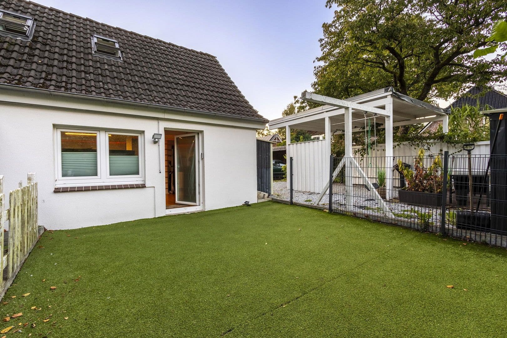 Prodej domu 185 m², pozemek 603 m², Forstweg 3, Norderstedt, Šlesvicko-Holštýnsko Prodej domu 185 m², pozemek 603 m², Forstweg 3, Norderstedt, Šlesvicko-Holštýnsko