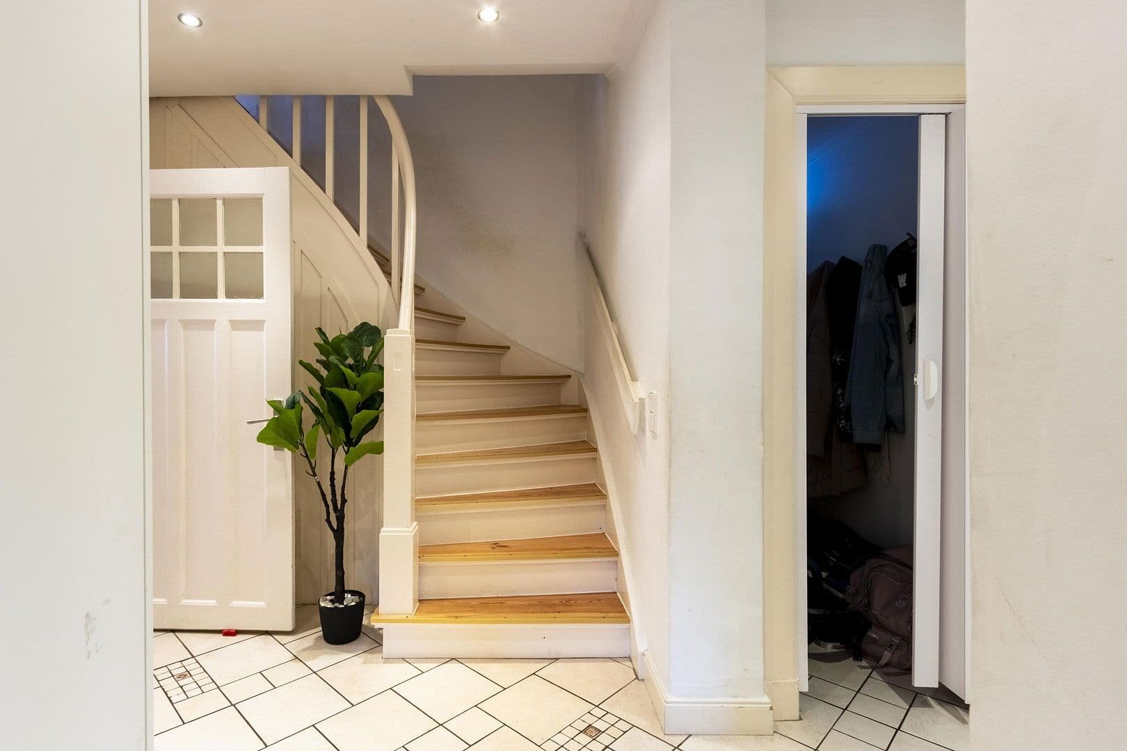 Prodej domu 185 m², pozemek 603 m², Forstweg 3, Norderstedt, Šlesvicko-Holštýnsko Prodej domu 185 m², pozemek 603 m², Forstweg 3, Norderstedt, Šlesvicko-Holštýnsko