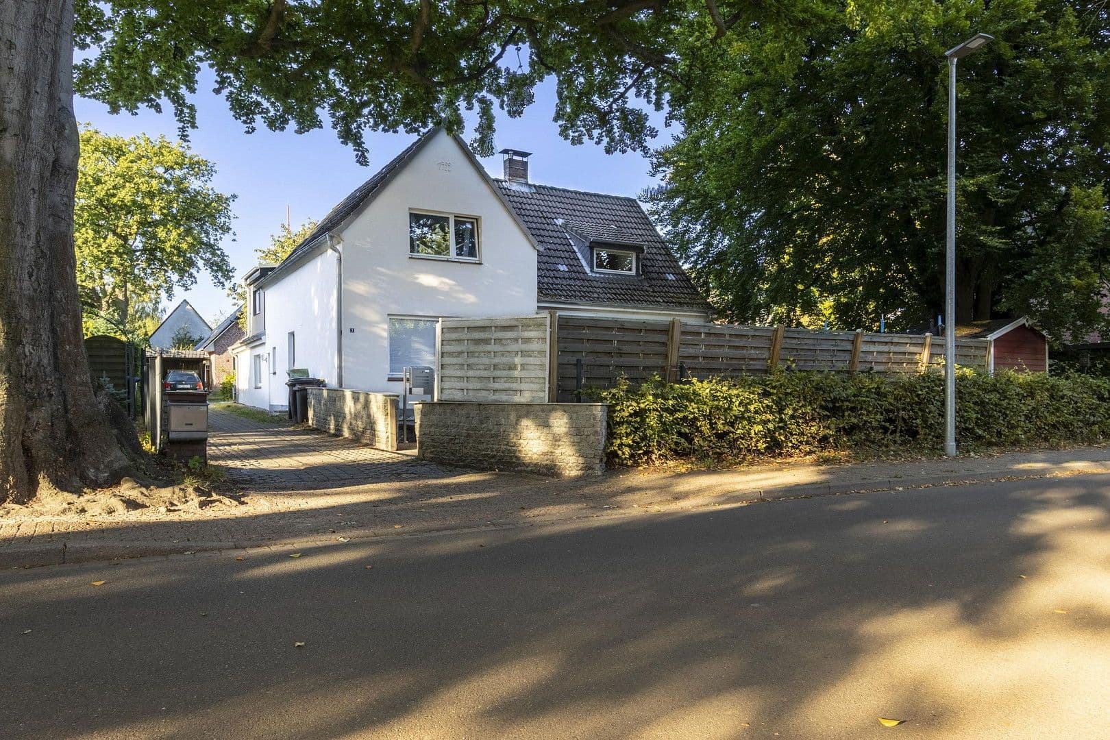 Prodej domu 185 m², pozemek 603 m², Forstweg 3, Norderstedt, Šlesvicko-Holštýnsko Prodej domu 185 m², pozemek 603 m², Forstweg 3, Norderstedt, Šlesvicko-Holštýnsko