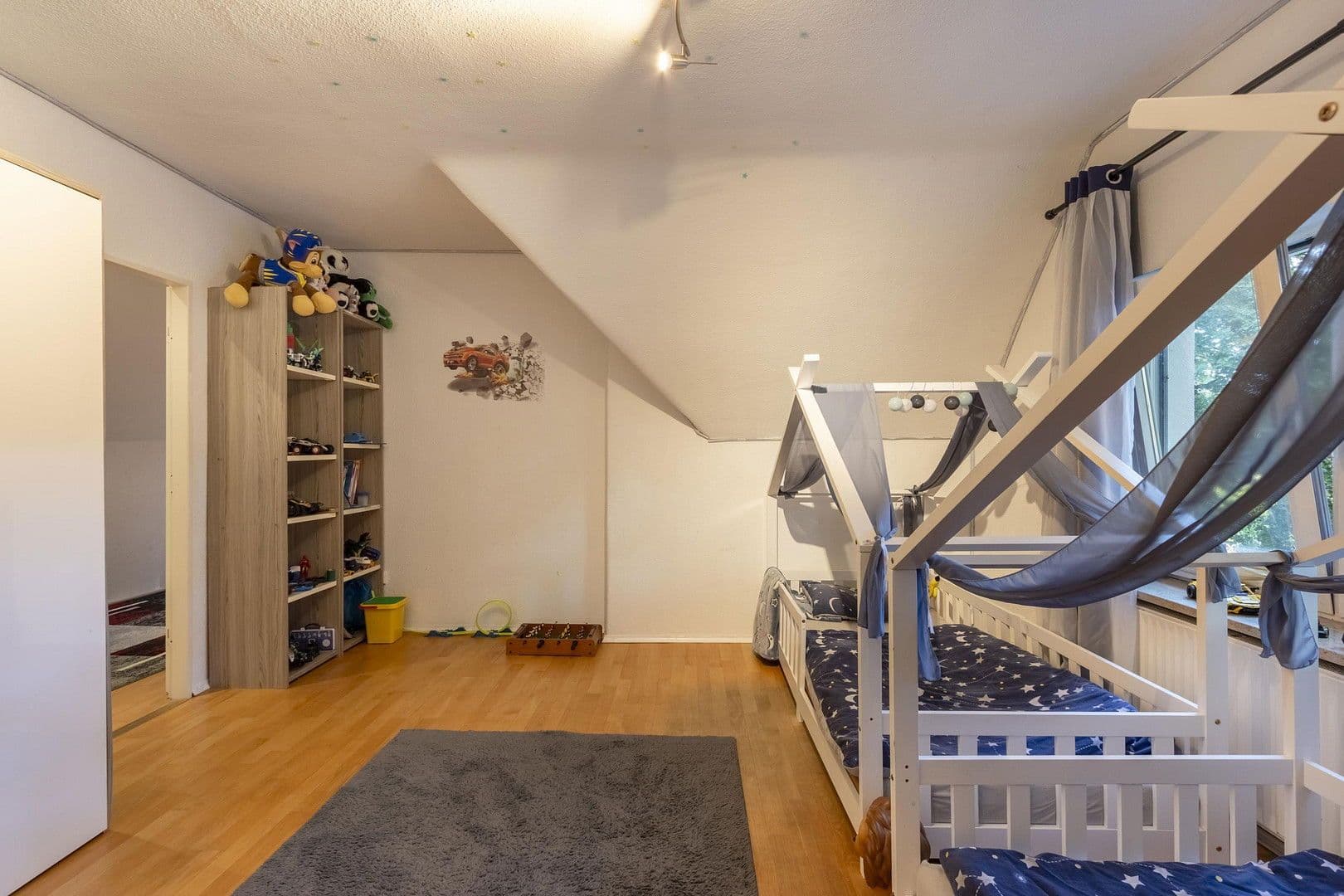 Prodej domu 185 m², pozemek 603 m², Forstweg 3, Norderstedt, Šlesvicko-Holštýnsko Prodej domu 185 m², pozemek 603 m², Forstweg 3, Norderstedt, Šlesvicko-Holštýnsko