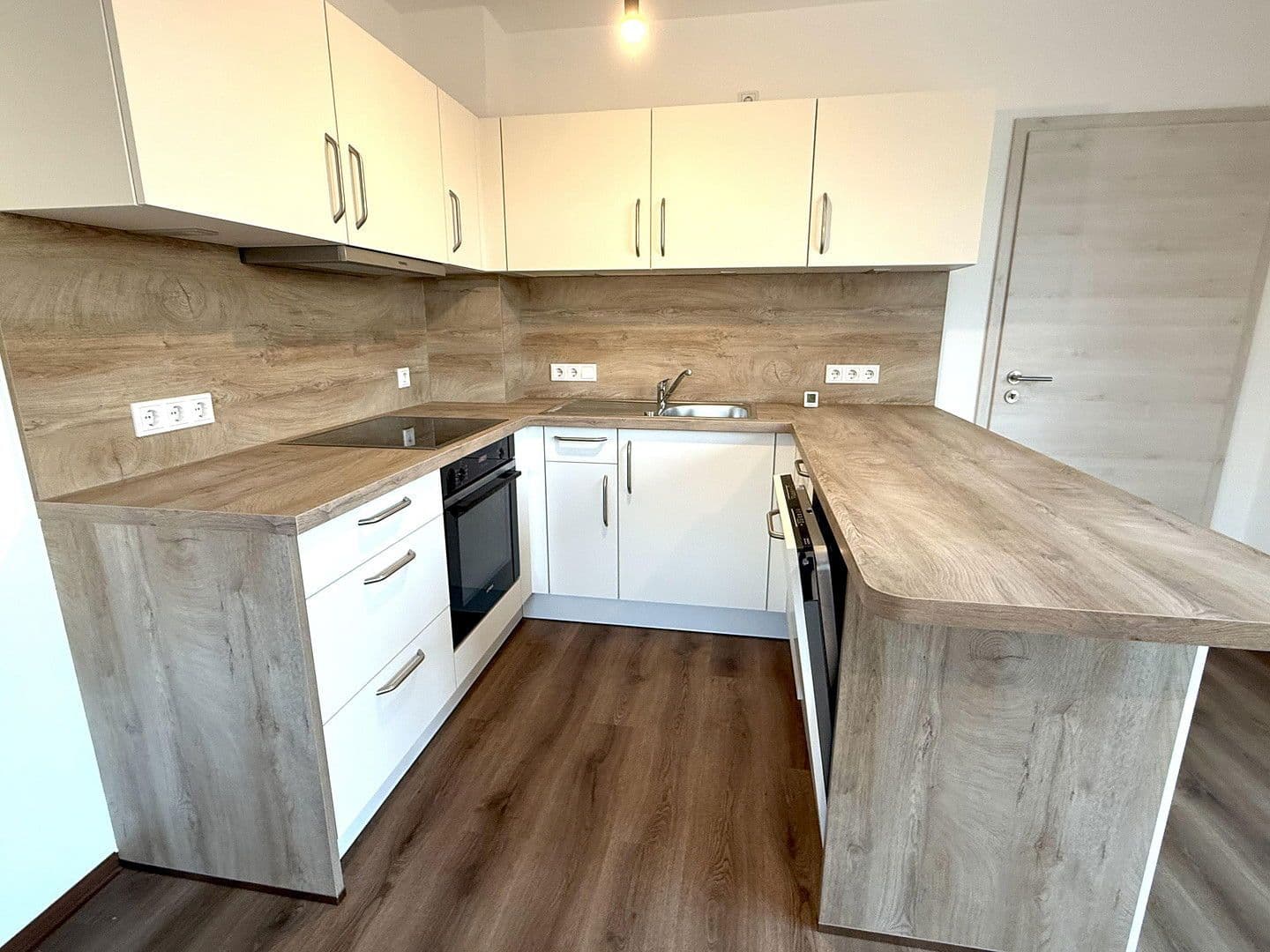 Pronájem bytu 4+1 140 m², Ellingen, Bavorsko Pronájem bytu 4+1 140 m², Ellingen, Bavorsko