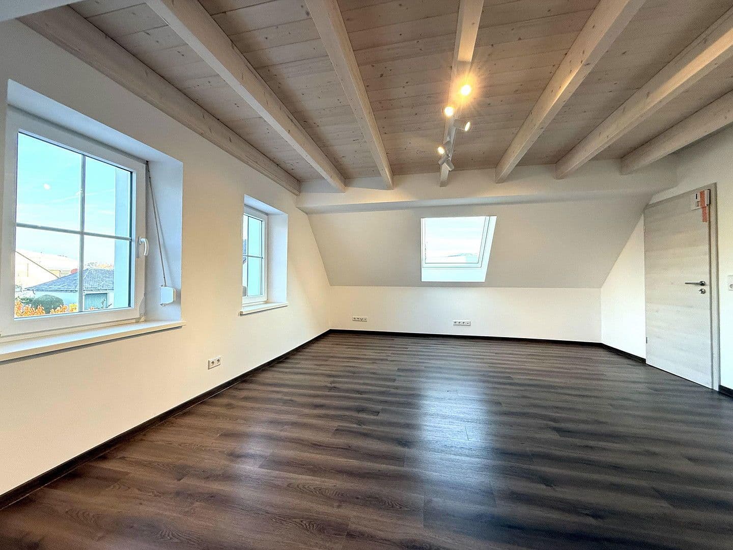 Pronájem bytu 4+1 140 m², Ellingen, Bavorsko Pronájem bytu 4+1 140 m², Ellingen, Bavorsko