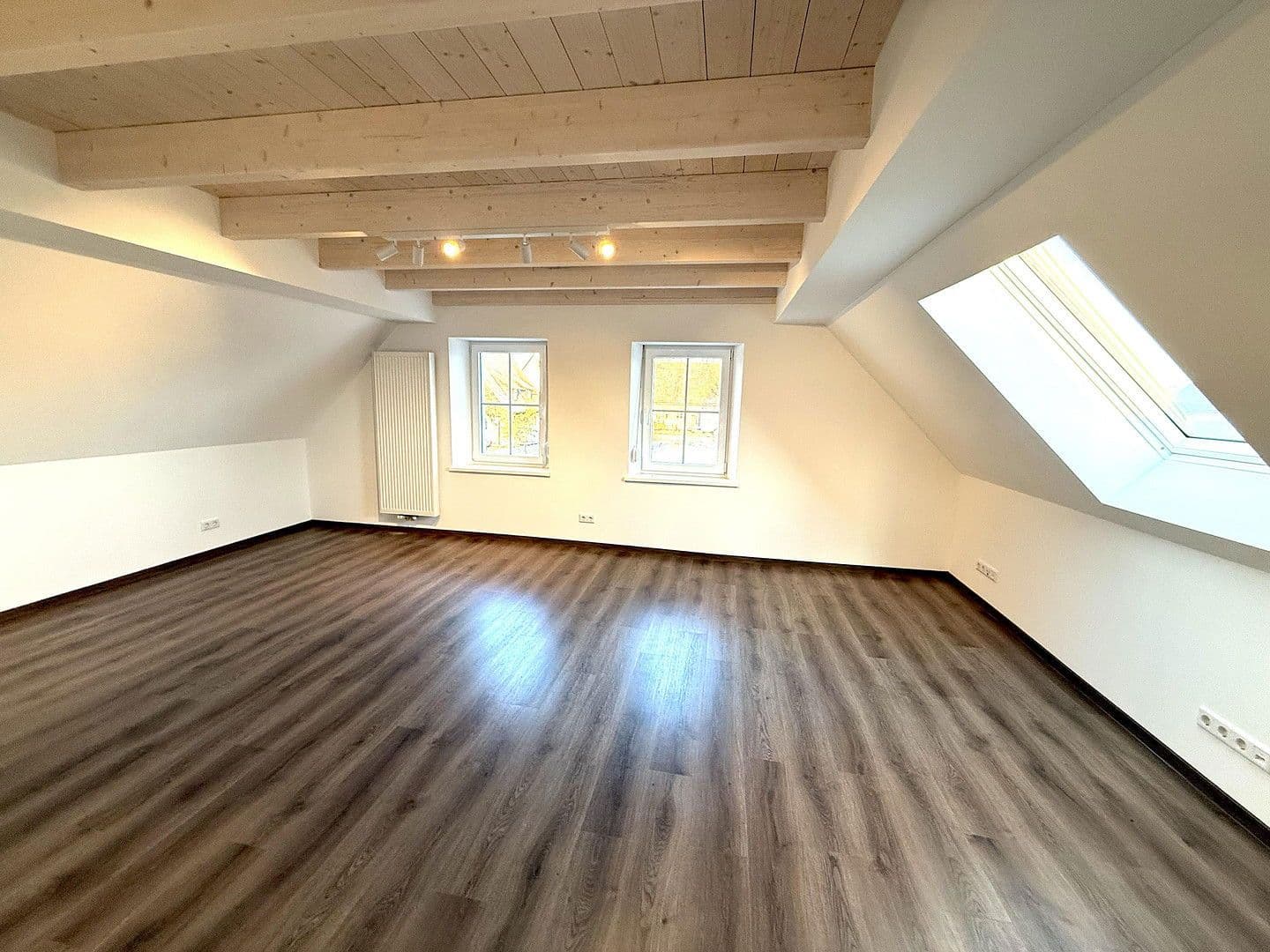 Pronájem bytu 4+1 140 m², Ellingen, Bavorsko Pronájem bytu 4+1 140 m², Ellingen, Bavorsko