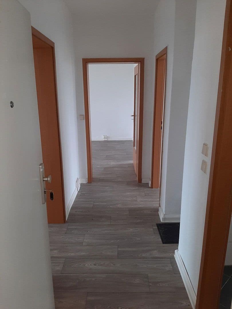 Pronájem bytu 3+1 64 m², Linzer Straße 41, Dessau-Roßlau, Sasko-Anhaltsko Pronájem bytu 3+1 64 m², Linzer Straße 41, Dessau-Roßlau, Sasko-Anhaltsko