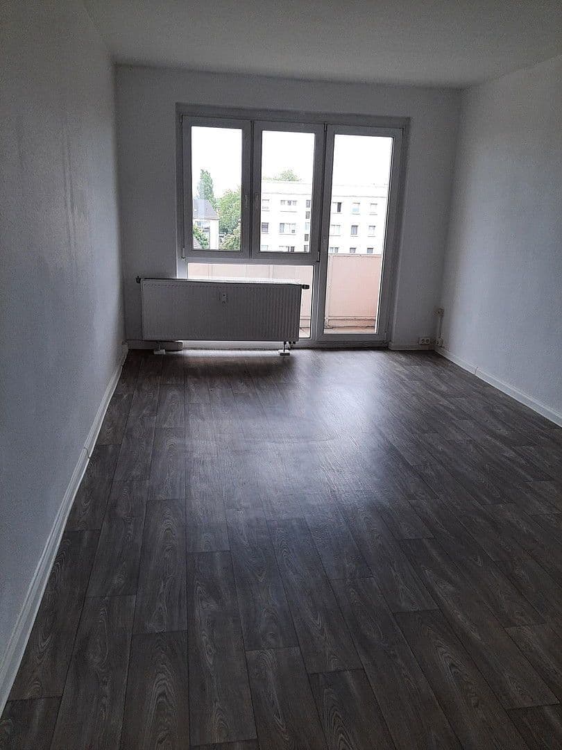Pronájem bytu 3+1 64 m², Linzer Straße 41, Dessau-Roßlau, Sasko-Anhaltsko Pronájem bytu 3+1 64 m², Linzer Straße 41, Dessau-Roßlau, Sasko-Anhaltsko