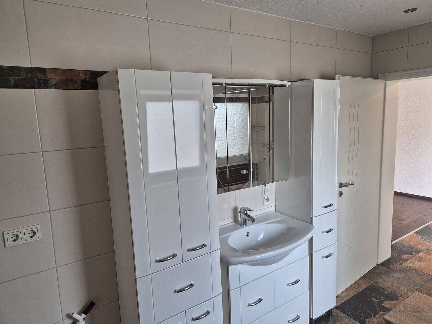 Pronájem bytu 4+1 120 m², Gertrudenstr 27, Hennef (Sieg), Severní Porýní-Vestfálsko Pronájem bytu 4+1 120 m², Gertrudenstr 27, Hennef (Sieg), Severní Porýní-Vestfálsko