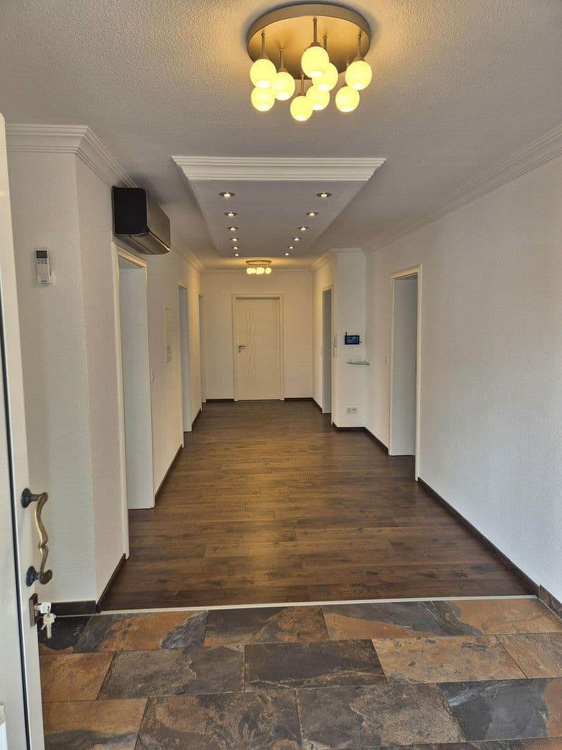 Pronájem bytu 4+1 120 m², Gertrudenstr 27, Hennef (Sieg), Severní Porýní-Vestfálsko Pronájem bytu 4+1 120 m², Gertrudenstr 27, Hennef (Sieg), Severní Porýní-Vestfálsko