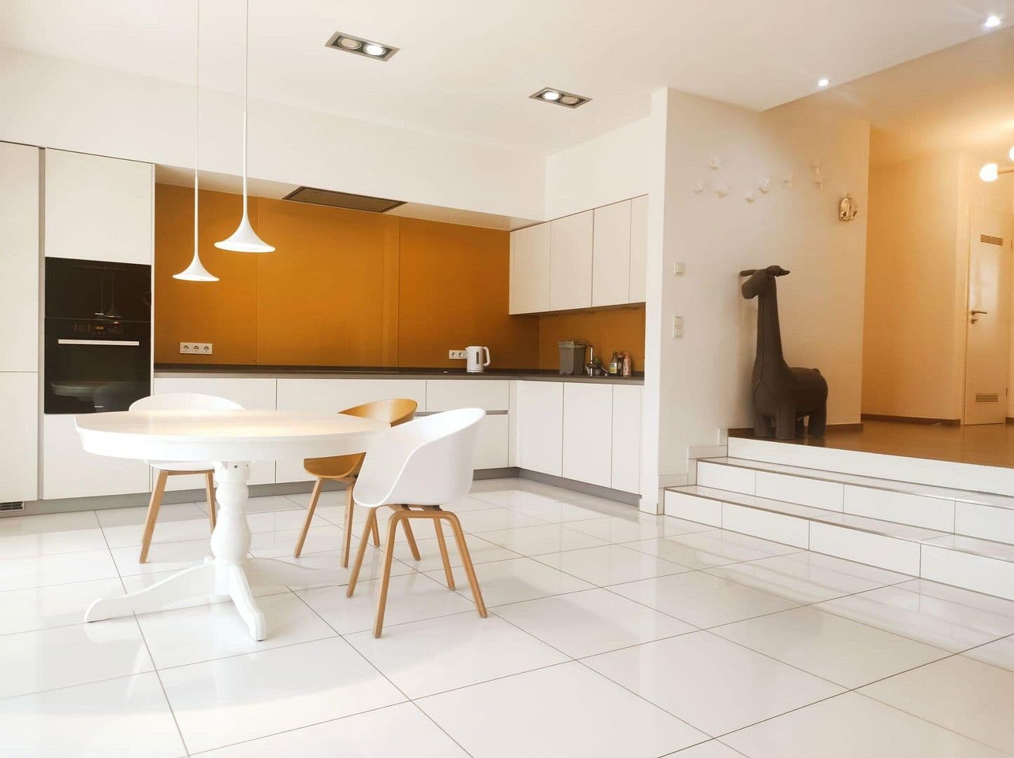 Pronájem bytu 4+1 120 m², Kalbacher Hauptstraße 48, Frankfurt am Main, Hessen Pronájem bytu 4+1 120 m², Kalbacher Hauptstraße 48, Frankfurt am Main, Hessen