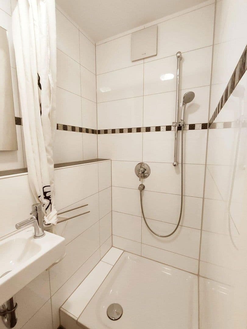 Pronájem bytu 4+1 120 m², Kalbacher Hauptstraße 48, Frankfurt am Main, Hessen Pronájem bytu 4+1 120 m², Kalbacher Hauptstraße 48, Frankfurt am Main, Hessen