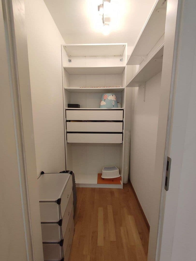 Pronájem bytu 4+1 120 m², Kalbacher Hauptstraße 48, Frankfurt am Main, Hessen Pronájem bytu 4+1 120 m², Kalbacher Hauptstraße 48, Frankfurt am Main, Hessen