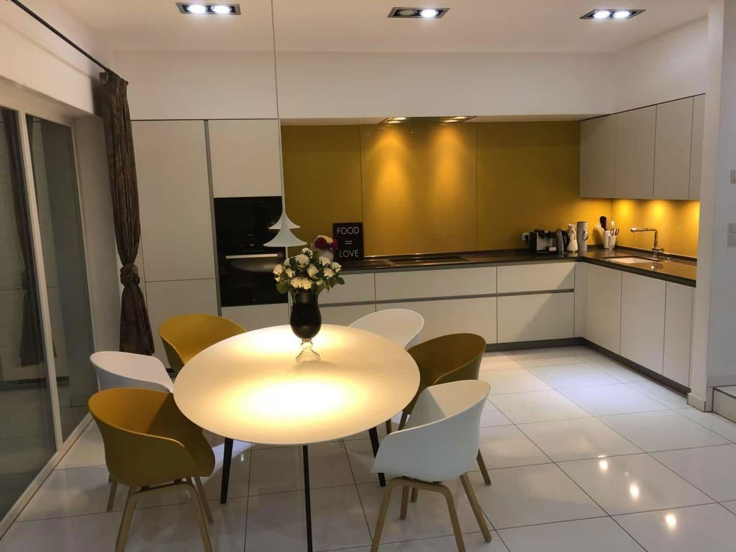 Pronájem bytu 4+1 120 m², Kalbacher Hauptstraße 48, Frankfurt am Main, Hessen Pronájem bytu 4+1 120 m², Kalbacher Hauptstraße 48, Frankfurt am Main, Hessen