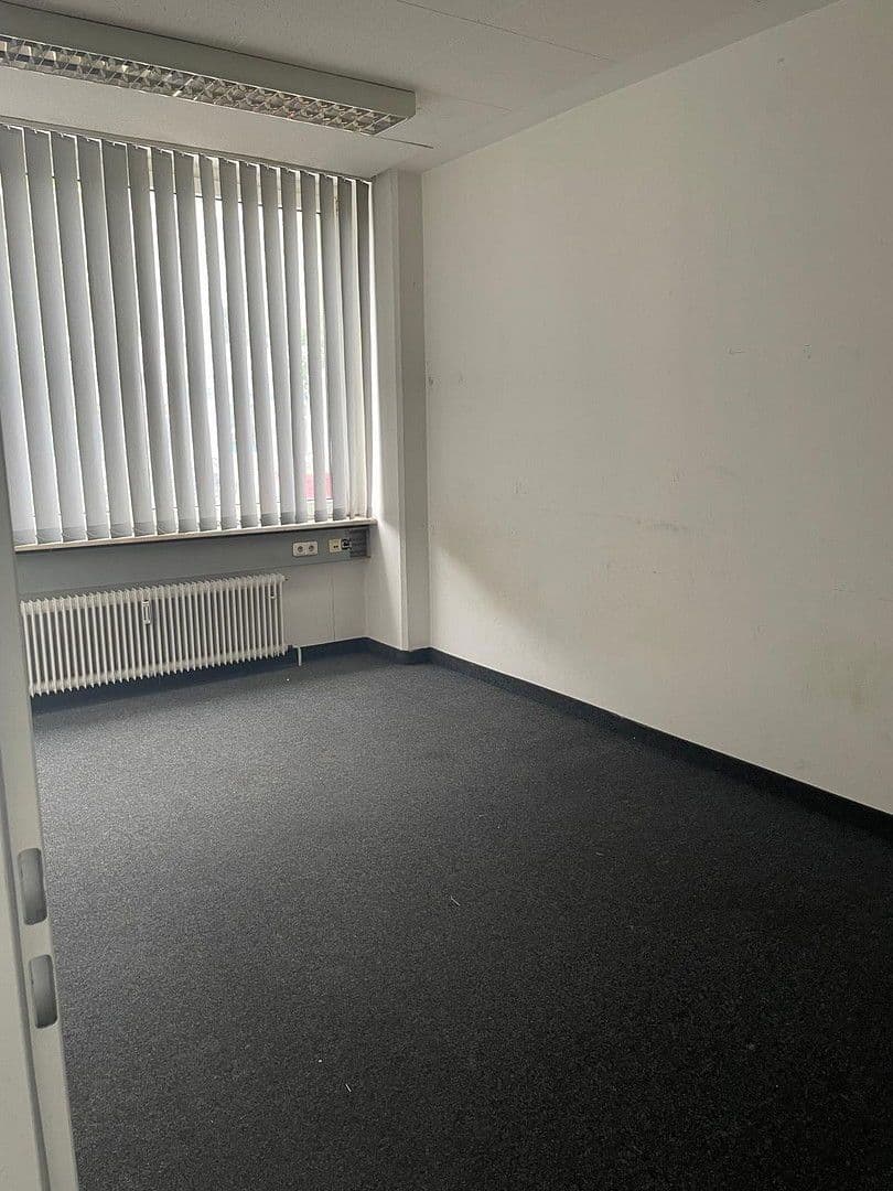 Pronájem kanceláře 156 m², München, Bavorsko Pronájem kanceláře 156 m², München, Bavorsko