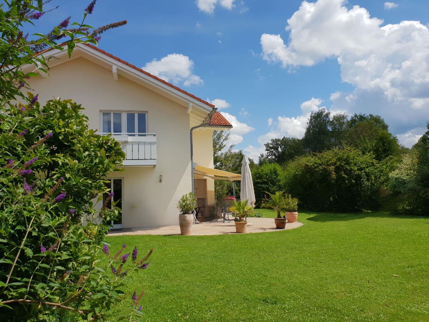 Prodej domu 201 m², pozemek 923 m², Lauben, Bavorsko Prodej domu 201 m², pozemek 923 m², Lauben, Bavorsko