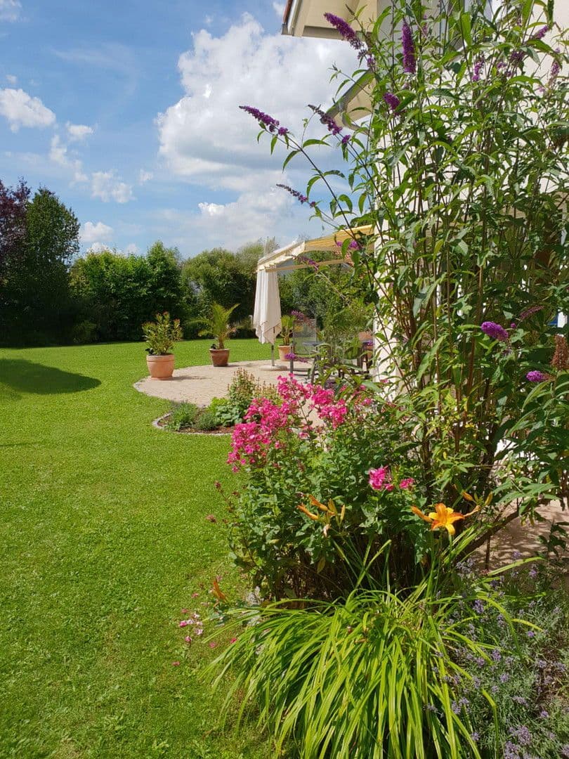 Prodej domu 201 m², pozemek 923 m², Lauben, Bavorsko Prodej domu 201 m², pozemek 923 m², Lauben, Bavorsko