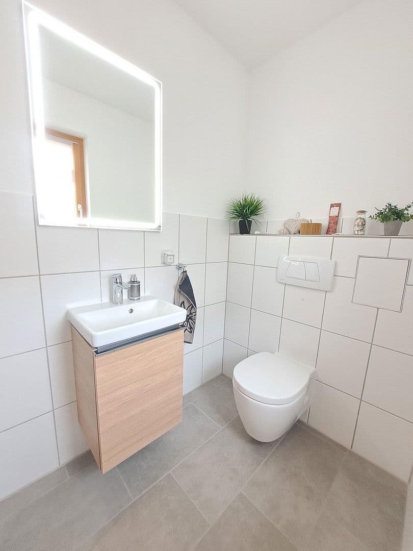 Prodej domu 201 m², pozemek 923 m², Lauben, Bavorsko Prodej domu 201 m², pozemek 923 m², Lauben, Bavorsko