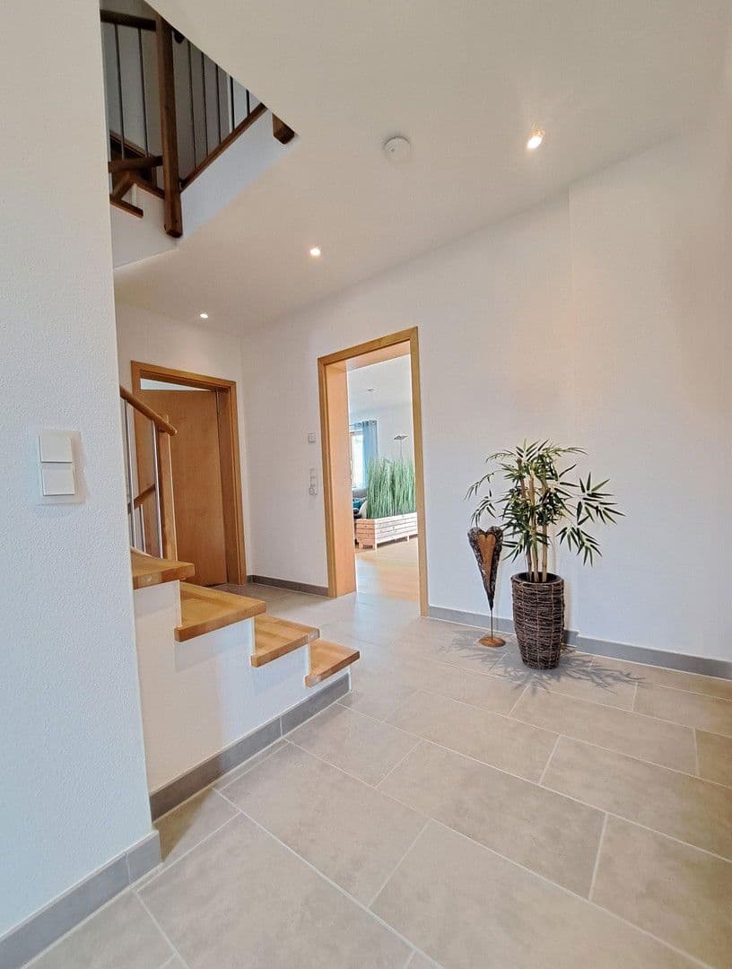 Prodej domu 201 m², pozemek 923 m², Lauben, Bavorsko Prodej domu 201 m², pozemek 923 m², Lauben, Bavorsko