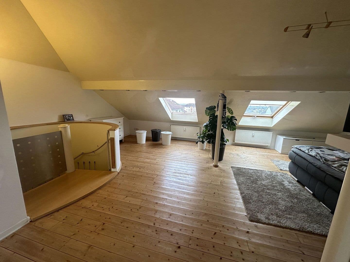 Pronájem bytu 4+1 108 m², Ludwigshafen, Porýní-Falc Pronájem bytu 4+1 108 m², Ludwigshafen, Porýní-Falc