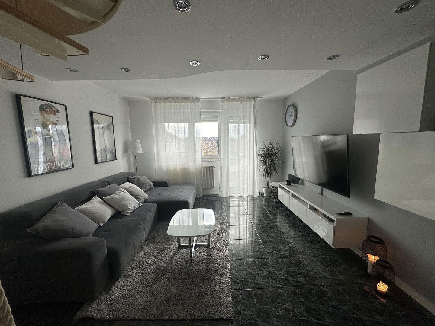 Pronájem bytu 4+1 108 m², Ludwigshafen, Porýní-Falc Pronájem bytu 4+1 108 m², Ludwigshafen, Porýní-Falc