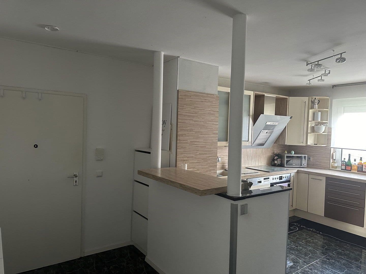 Pronájem bytu 4+1 108 m², Ludwigshafen, Porýní-Falc Pronájem bytu 4+1 108 m², Ludwigshafen, Porýní-Falc