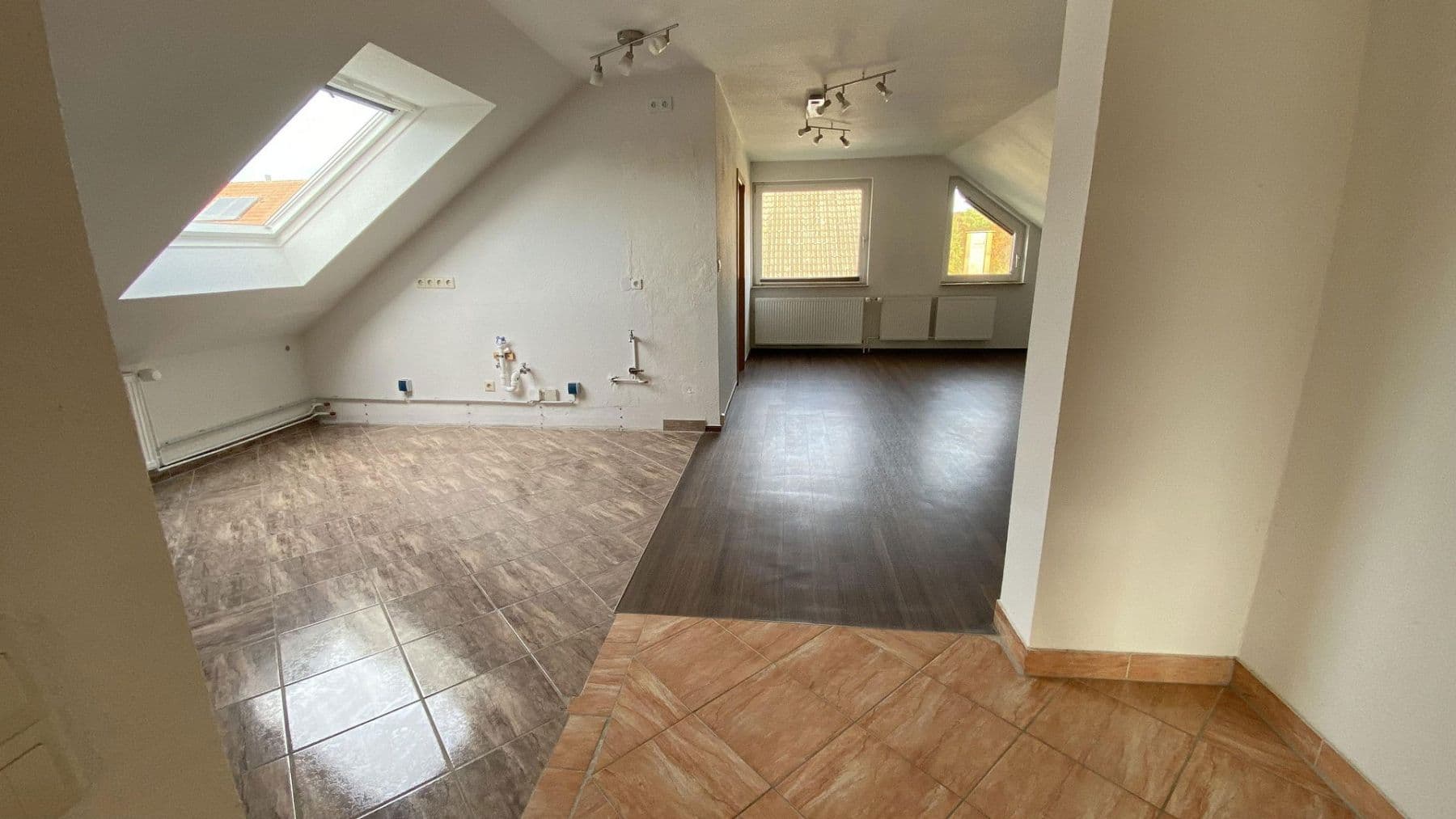 Prodej domu 191 m², pozemek 836 m², Alterathsfeld 7, Lamspringe, Dolní Sasko Prodej domu 191 m², pozemek 836 m², Alterathsfeld 7, Lamspringe, Dolní Sasko