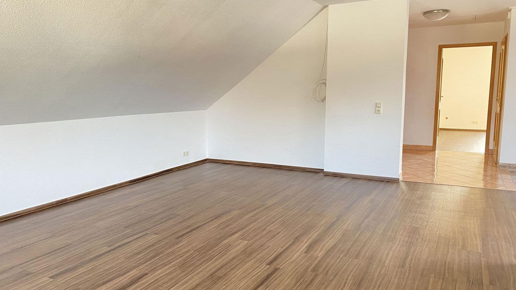 Prodej domu 191 m², pozemek 836 m², Alterathsfeld 7, Lamspringe, Dolní Sasko Prodej domu 191 m², pozemek 836 m², Alterathsfeld 7, Lamspringe, Dolní Sasko