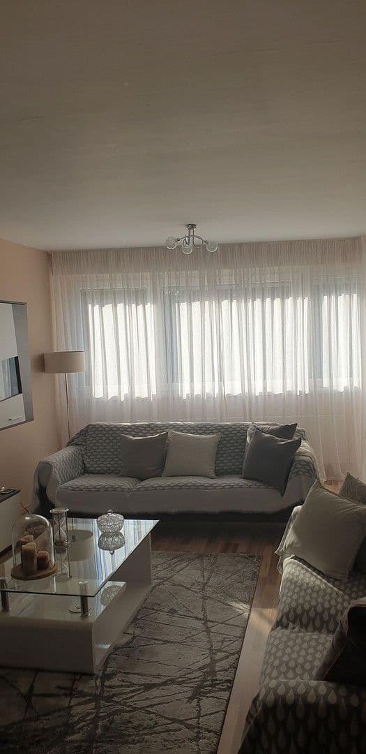 Pronájem bytu 3+1 75 m², Neuroderstraße 13, Nürnberg Langwasser, Bavorsko Pronájem bytu 3+1 75 m², Neuroderstraße 13, Nürnberg Langwasser, Bavorsko