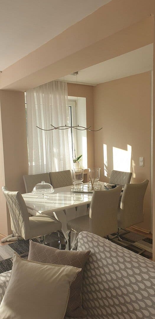 Pronájem bytu 3+1 75 m², Neuroderstraße 13, Nürnberg Langwasser, Bavorsko Pronájem bytu 3+1 75 m², Neuroderstraße 13, Nürnberg Langwasser, Bavorsko