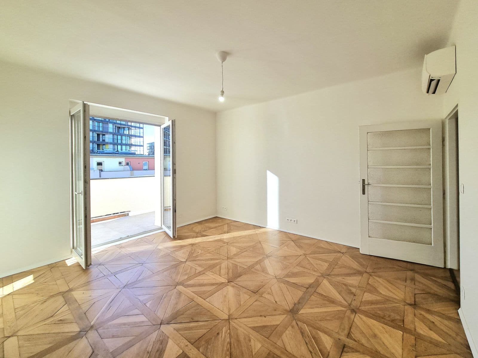Pronájem bytu 2+kk 54 m², Malešická, Praha, Praha Pronájem bytu 2+kk 54 m², Malešická, Praha, Praha