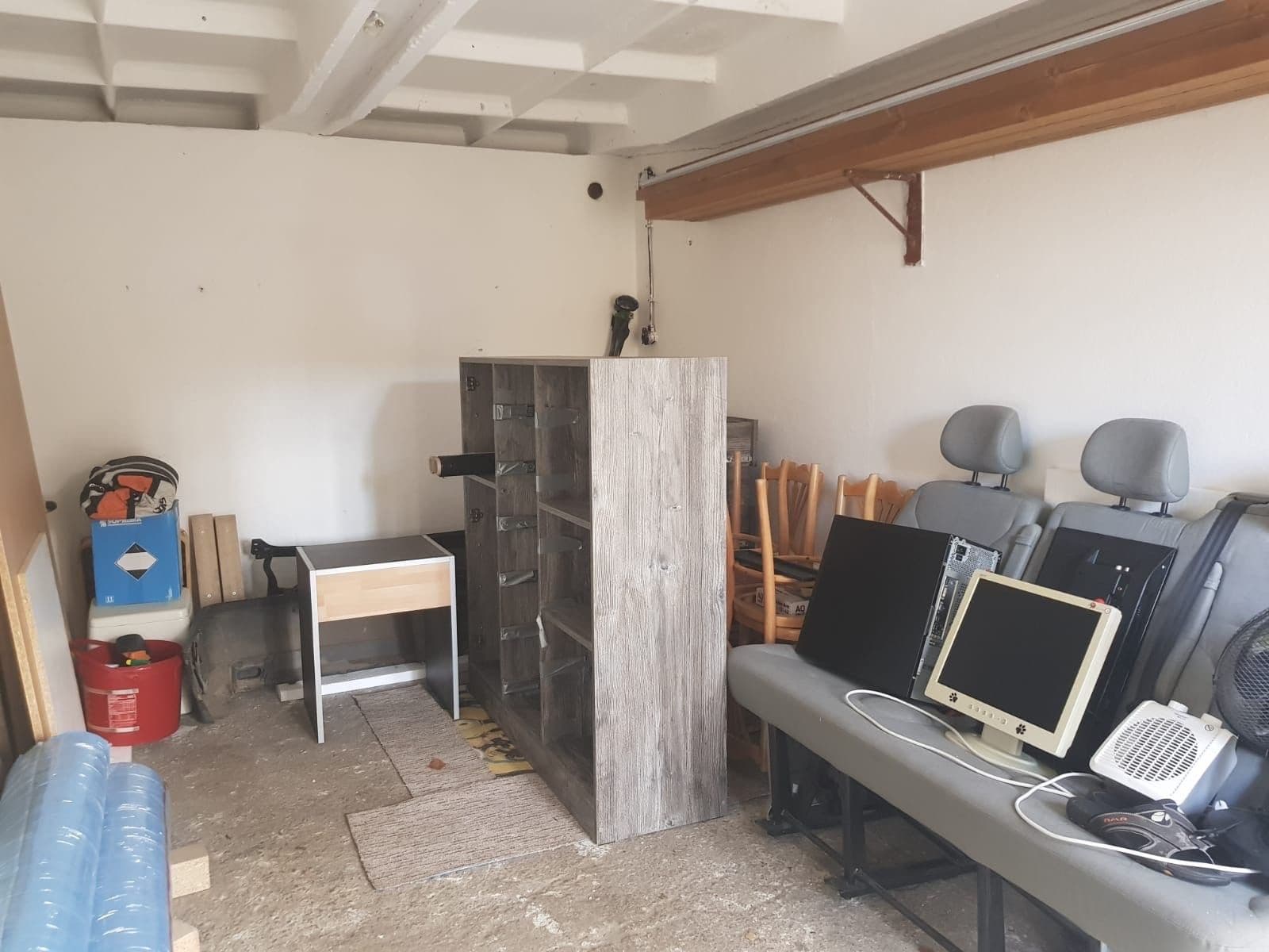 Prodej garáže 20 m², Zvolenská, Liberec, Liberecký kraj Prodej garáže 20 m², Zvolenská, Liberec, Liberecký kraj