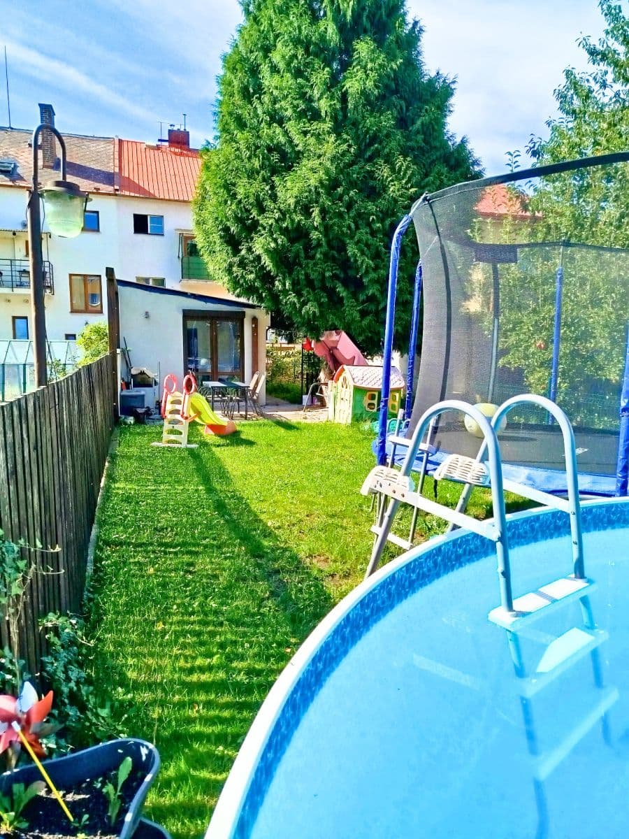 Prodej bytu 3+1 78 m², Železničního pluku, Pardubice, Pardubický kraj Prodej bytu 3+1 78 m², Železničního pluku, Pardubice, Pardubický kraj