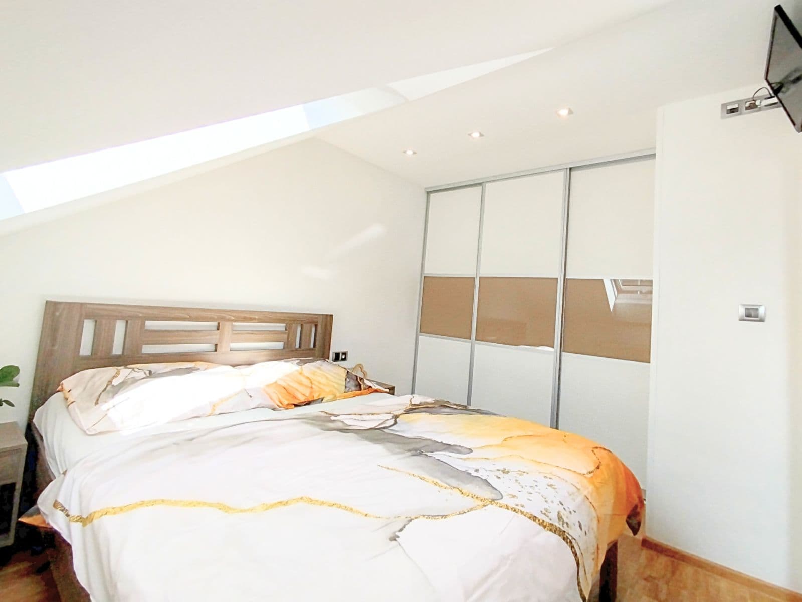 Prodej bytu 3+1 78 m², Železničního pluku, Pardubice, Pardubický kraj Prodej bytu 3+1 78 m², Železničního pluku, Pardubice, Pardubický kraj