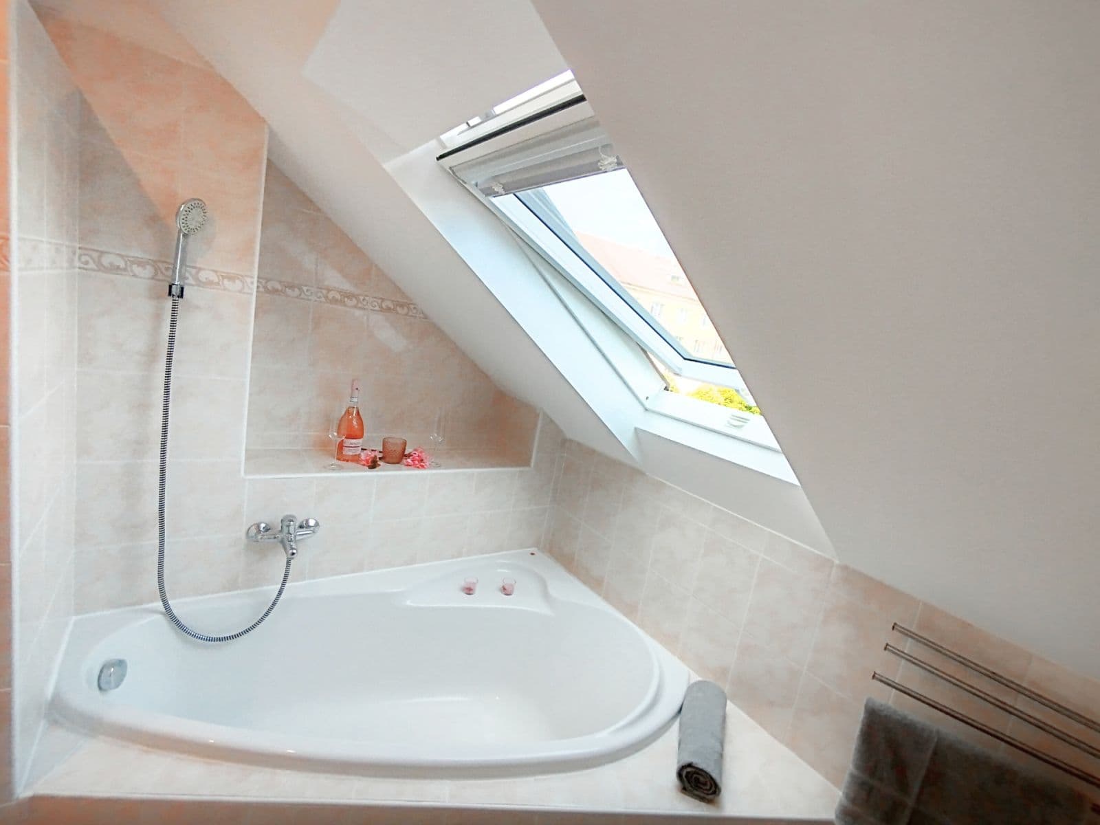 Prodej bytu 3+1 78 m², Železničního pluku, Pardubice, Pardubický kraj Prodej bytu 3+1 78 m², Železničního pluku, Pardubice, Pardubický kraj