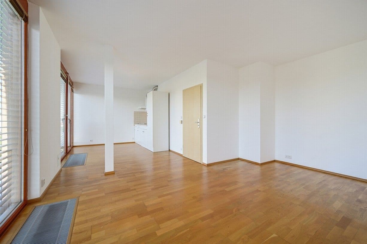 Pronájem bytu 1+kk 37 m², Květinková, Praha, Praha Pronájem bytu 1+kk 37 m², Květinková, Praha, Praha