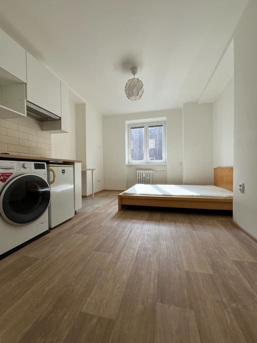 Pronájem bytu 1+kk 21 m², Korunní, Ostrava, Moravskoslezský kraj Pronájem bytu 1+kk 21 m², Korunní, Ostrava, Moravskoslezský kraj