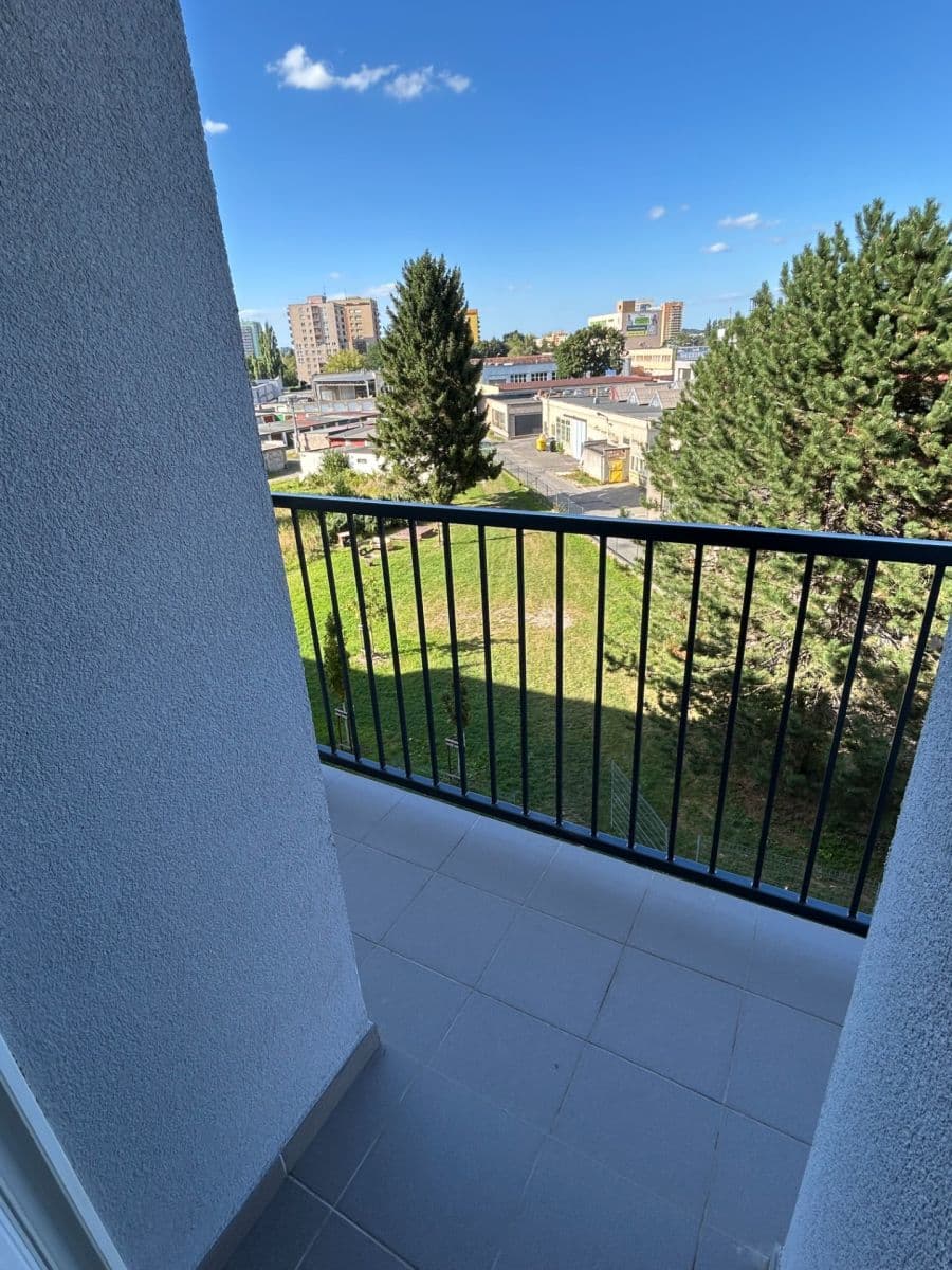 Pronájem bytu 1+kk 21 m², Korunní, Ostrava, Moravskoslezský kraj Pronájem bytu 1+kk 21 m², Korunní, Ostrava, Moravskoslezský kraj