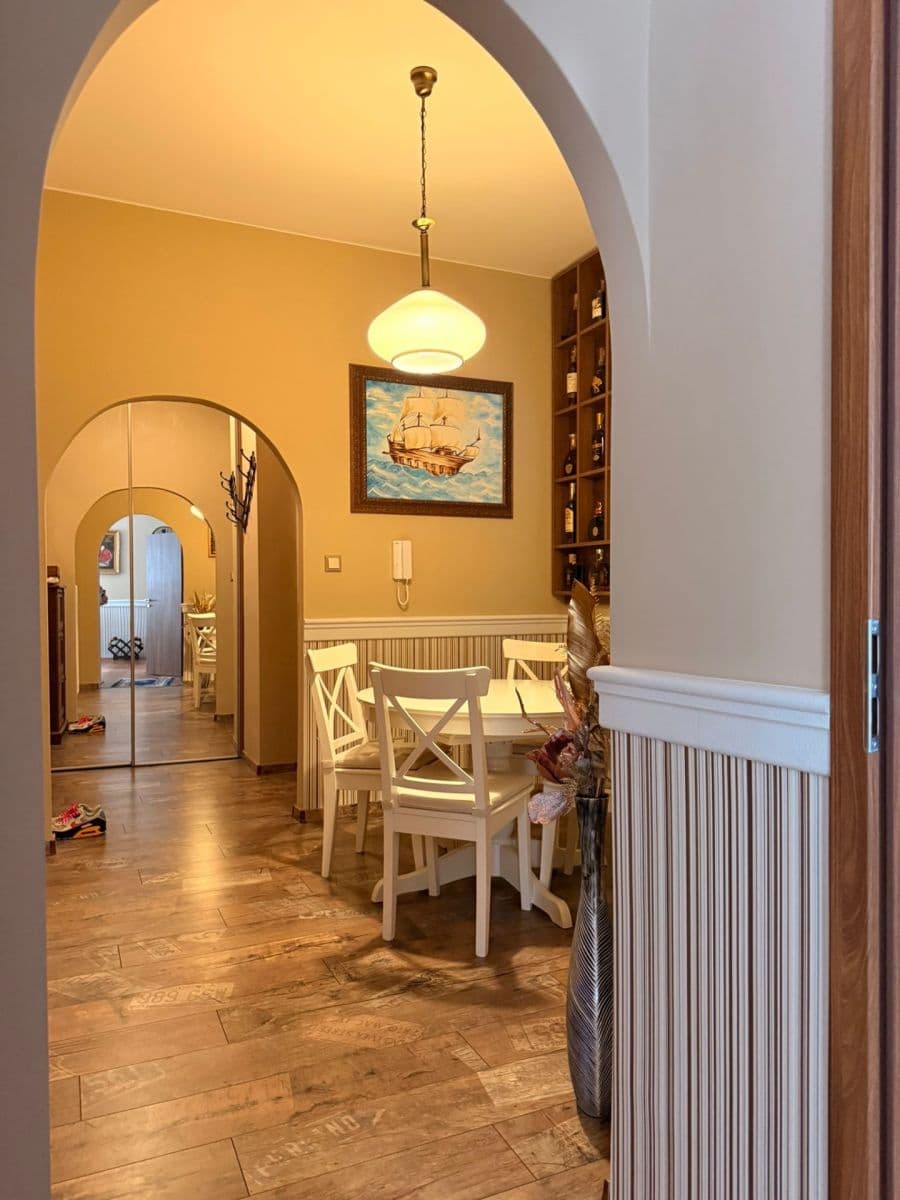 Prodej bytu 3+1 64 m², Zochova, Bratislava - mestská časť Staré Mesto, Bratislavský kraj Prodej bytu 3+1 64 m², Zochova, Bratislava - mestská časť Staré Mesto, Bratislavský kraj