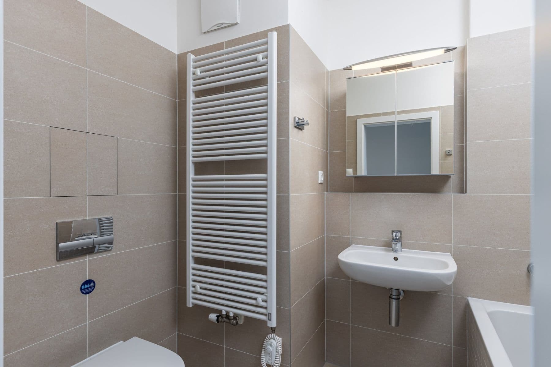 Pronájem bytu 1+kk 42 m², Pod stolovou horou, Praha, Praha Pronájem bytu 1+kk 42 m², Pod stolovou horou, Praha, Praha