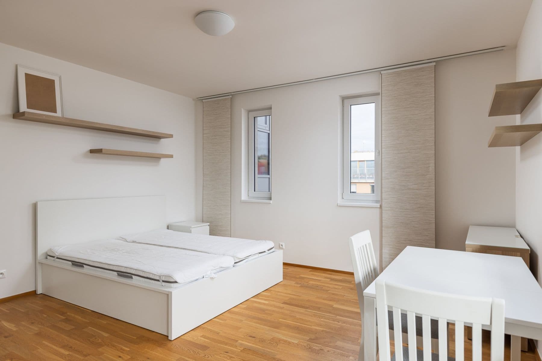 Pronájem bytu 1+kk 42 m², Pod stolovou horou, Praha, Praha Pronájem bytu 1+kk 42 m², Pod stolovou horou, Praha, Praha