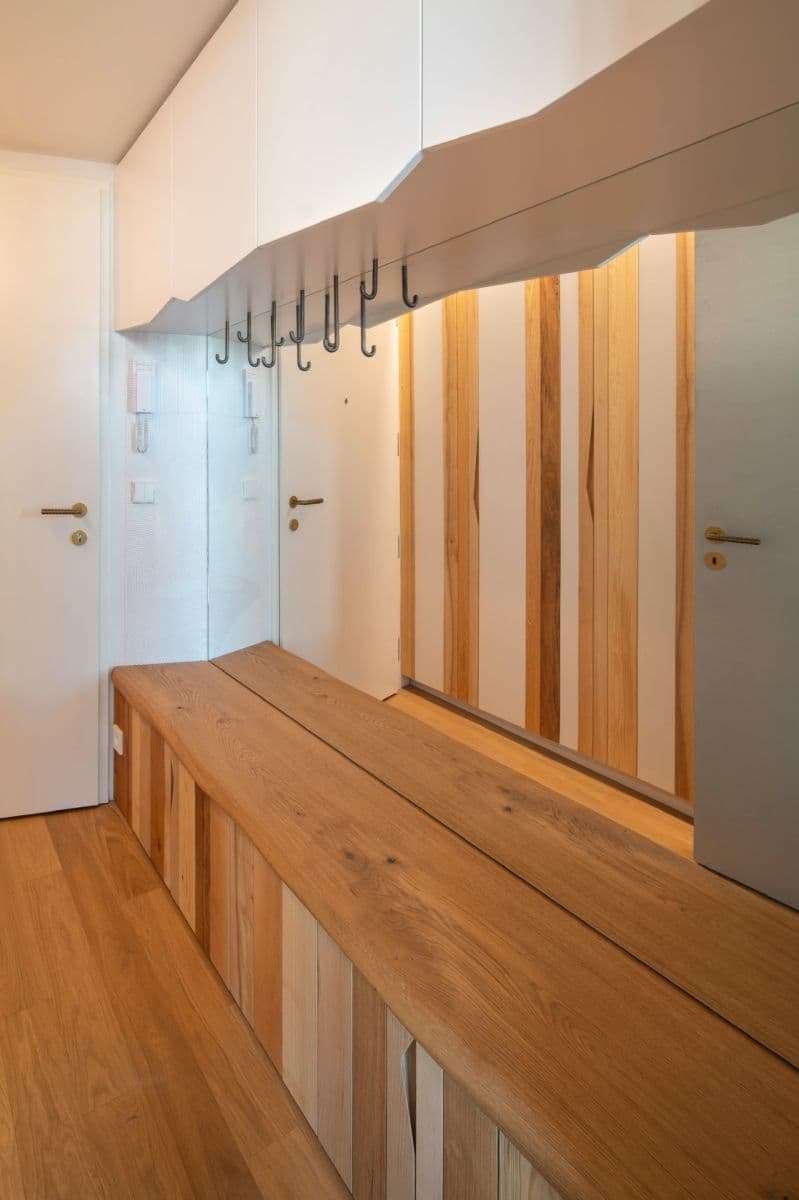 Pronájem bytu 2+kk 57 m², Komunardů, Praha, Praha Pronájem bytu 2+kk 57 m², Komunardů, Praha, Praha