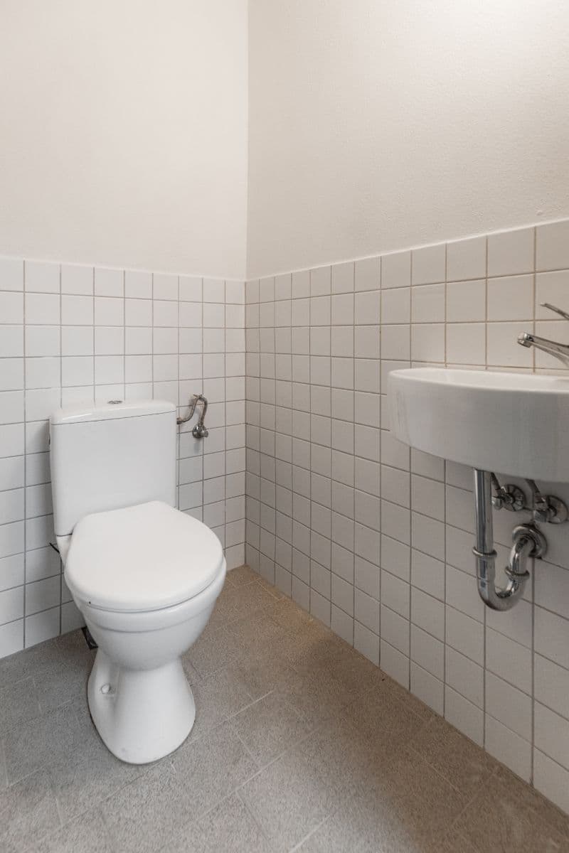 Pronájem nebytového prostoru 35 m², Táborská, Plzeň, Plzeňský kraj Pronájem nebytového prostoru 35 m², Táborská, Plzeň, Plzeňský kraj