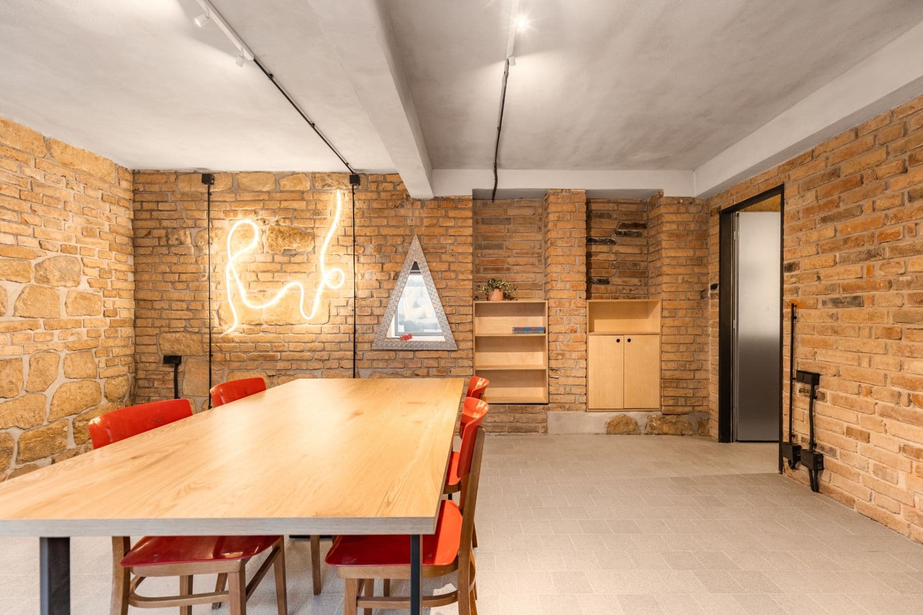 Pronájem nebytového prostoru 35 m², Táborská, Plzeň, Plzeňský kraj Pronájem nebytového prostoru 35 m², Táborská, Plzeň, Plzeňský kraj