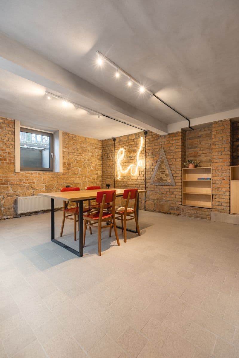 Pronájem nebytového prostoru 35 m², Táborská, Plzeň, Plzeňský kraj Pronájem nebytového prostoru 35 m², Táborská, Plzeň, Plzeňský kraj