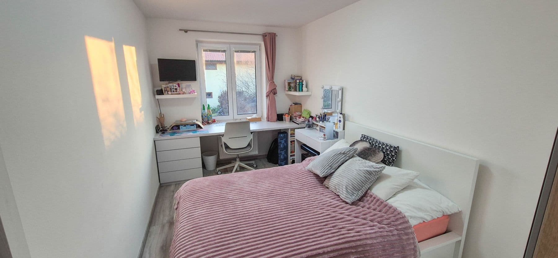 Prodej domu 113 m², pozemek 423 m², Kunratická, Jesenice, Středočeský kraj Prodej domu 113 m², pozemek 423 m², Kunratická, Jesenice, Středočeský kraj