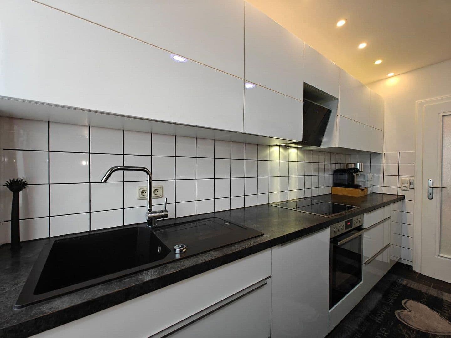 Pronájem bytu 3+1 77 m², Augsburg, Bavorsko Pronájem bytu 3+1 77 m², Augsburg, Bavorsko