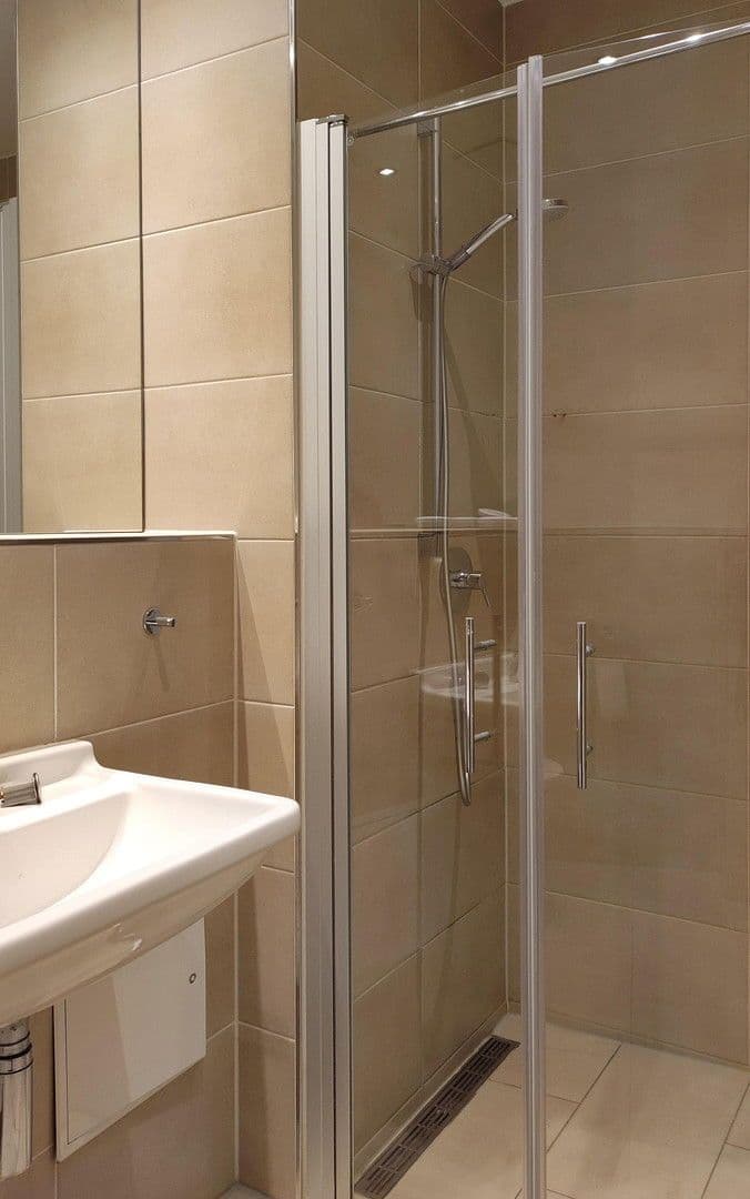 Pronájem bytu 4+1 101 m², Schweiggerweg 20, Berlin, Berlín Pronájem bytu 4+1 101 m², Schweiggerweg 20, Berlin, Berlín