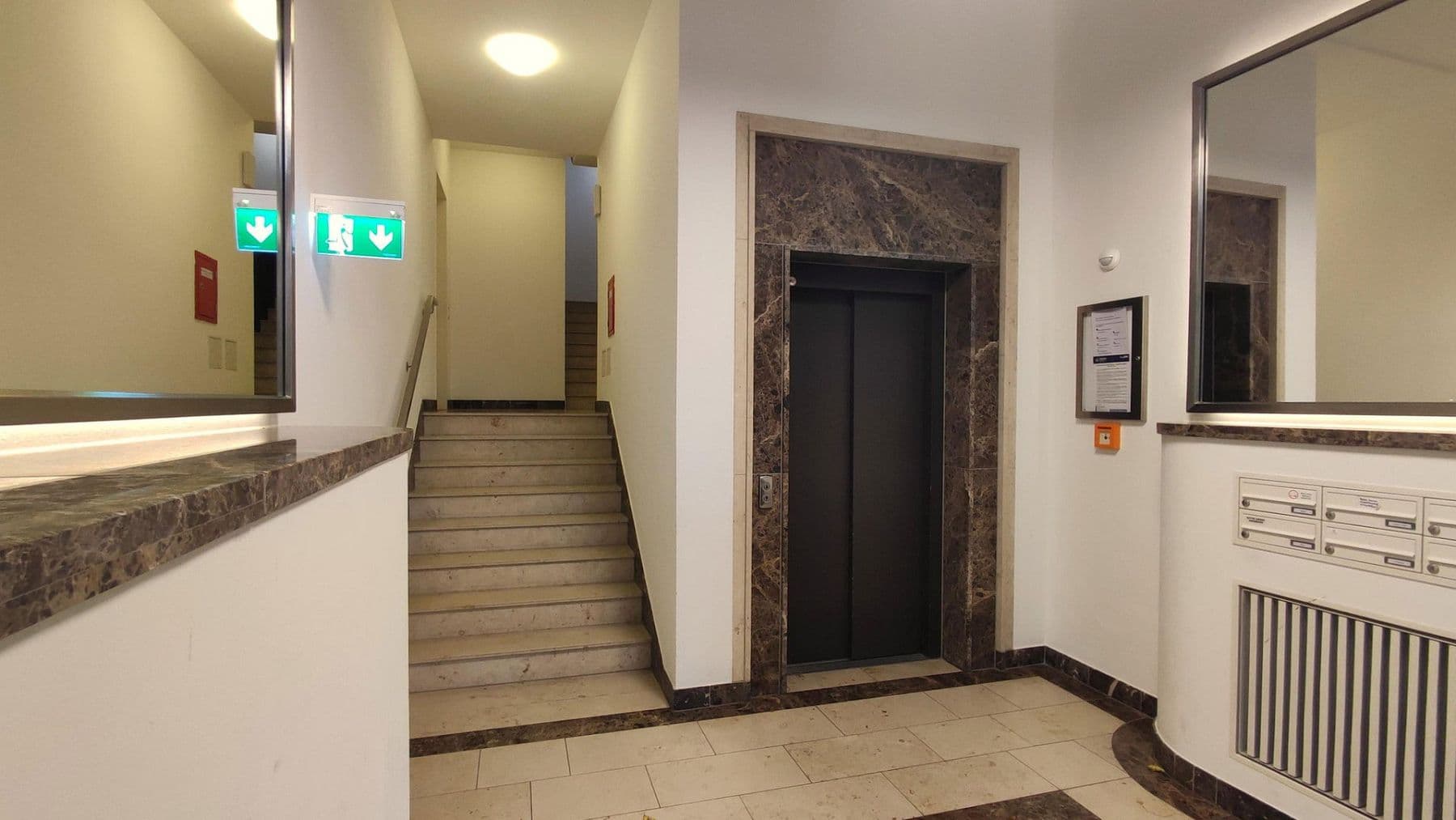 Pronájem bytu 4+1 134 m², Albrecht-Achilles-Str. 65c, Berlin, Berlín Pronájem bytu 4+1 134 m², Albrecht-Achilles-Str. 65c, Berlin, Berlín