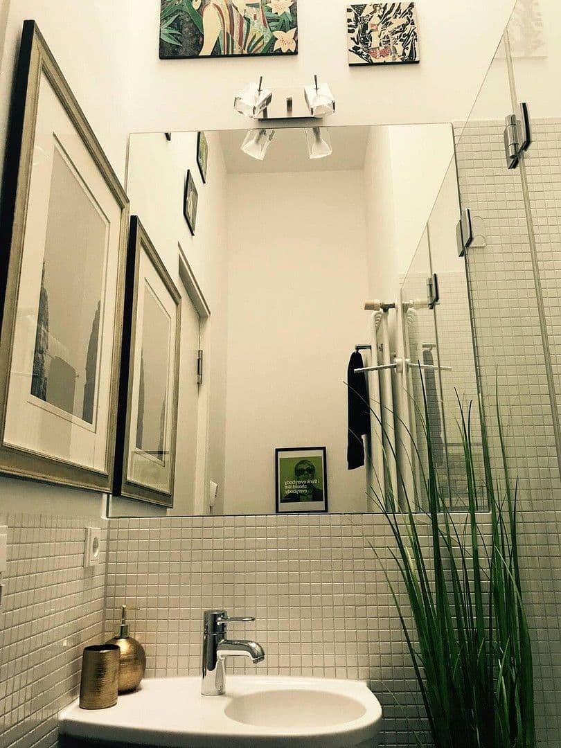 Pronájem bytu 3+1 139 m², Frankfurter Tor 4, Berlin, Berlín Pronájem bytu 3+1 139 m², Frankfurter Tor 4, Berlin, Berlín