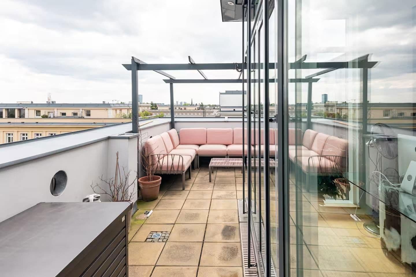 Pronájem bytu 3+1 139 m², Frankfurter Tor 4, Berlin, Berlín Pronájem bytu 3+1 139 m², Frankfurter Tor 4, Berlin, Berlín